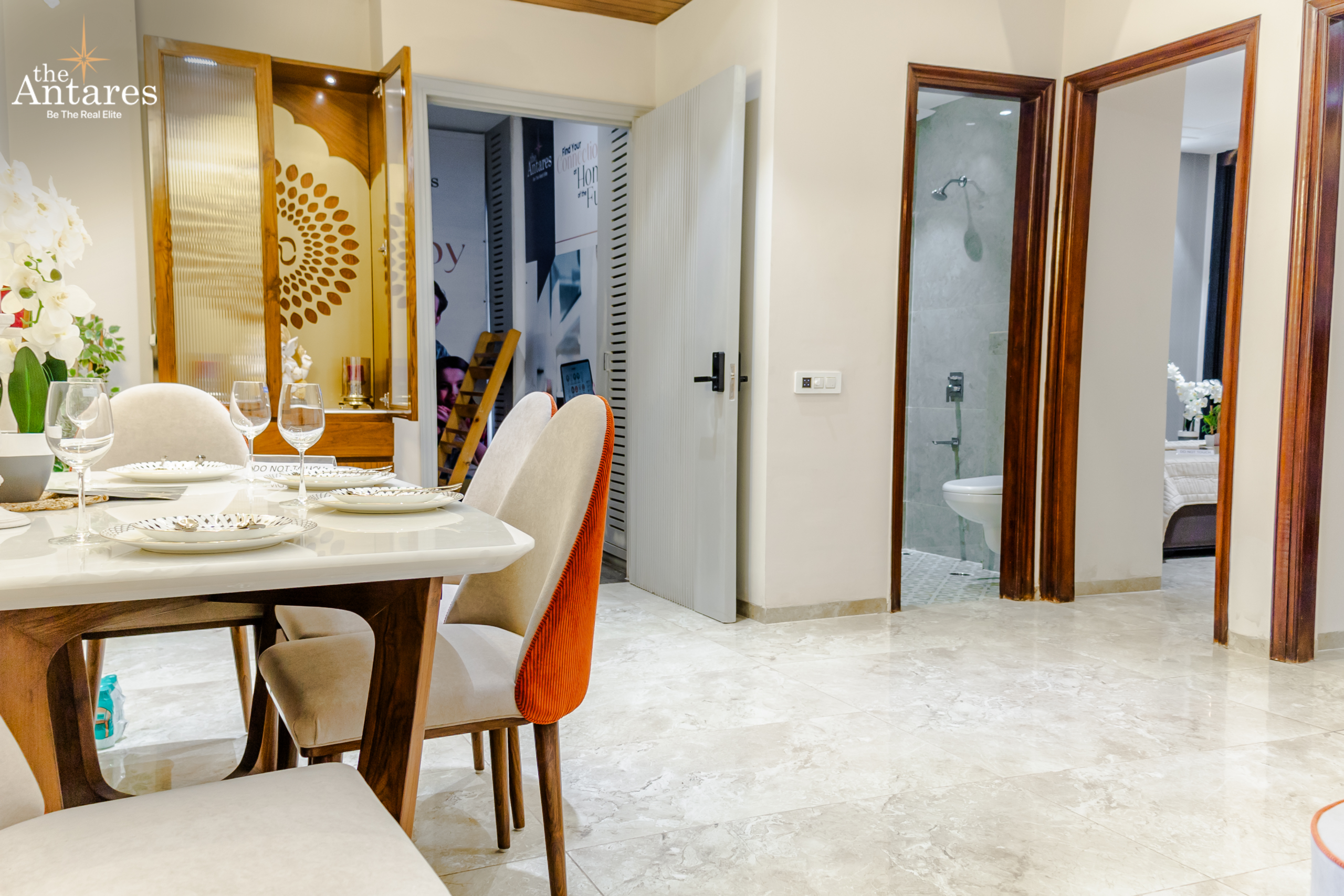 ANTARES dining space